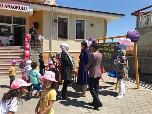 Kaymakamımız Sayın Merve Ayşe ARSLAN Renkli Bahçem Projesi kapsamında Kadıoğlu Anaokulu’nda düzenlenen bahar şenliğine katıldı.